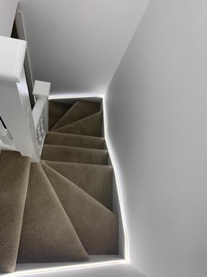 Canal View Suites: Spacious Comfort with Free Parking Southall Exterior photo