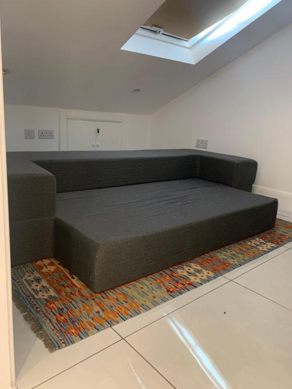 Canal View Suites: Spacious Comfort with Free Parking Southall Exterior photo