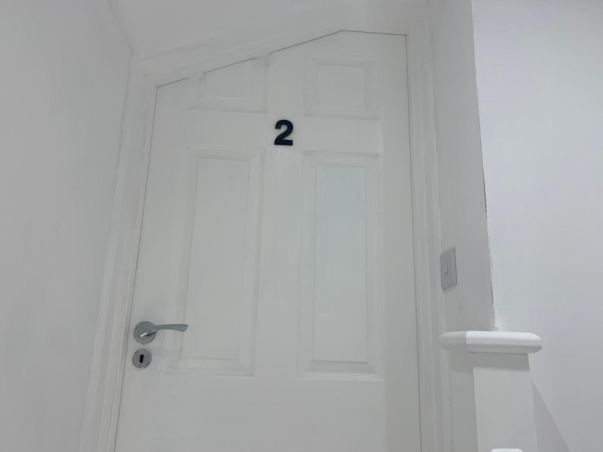 Canal View Suites: Spacious Comfort with Free Parking Southall Exterior photo