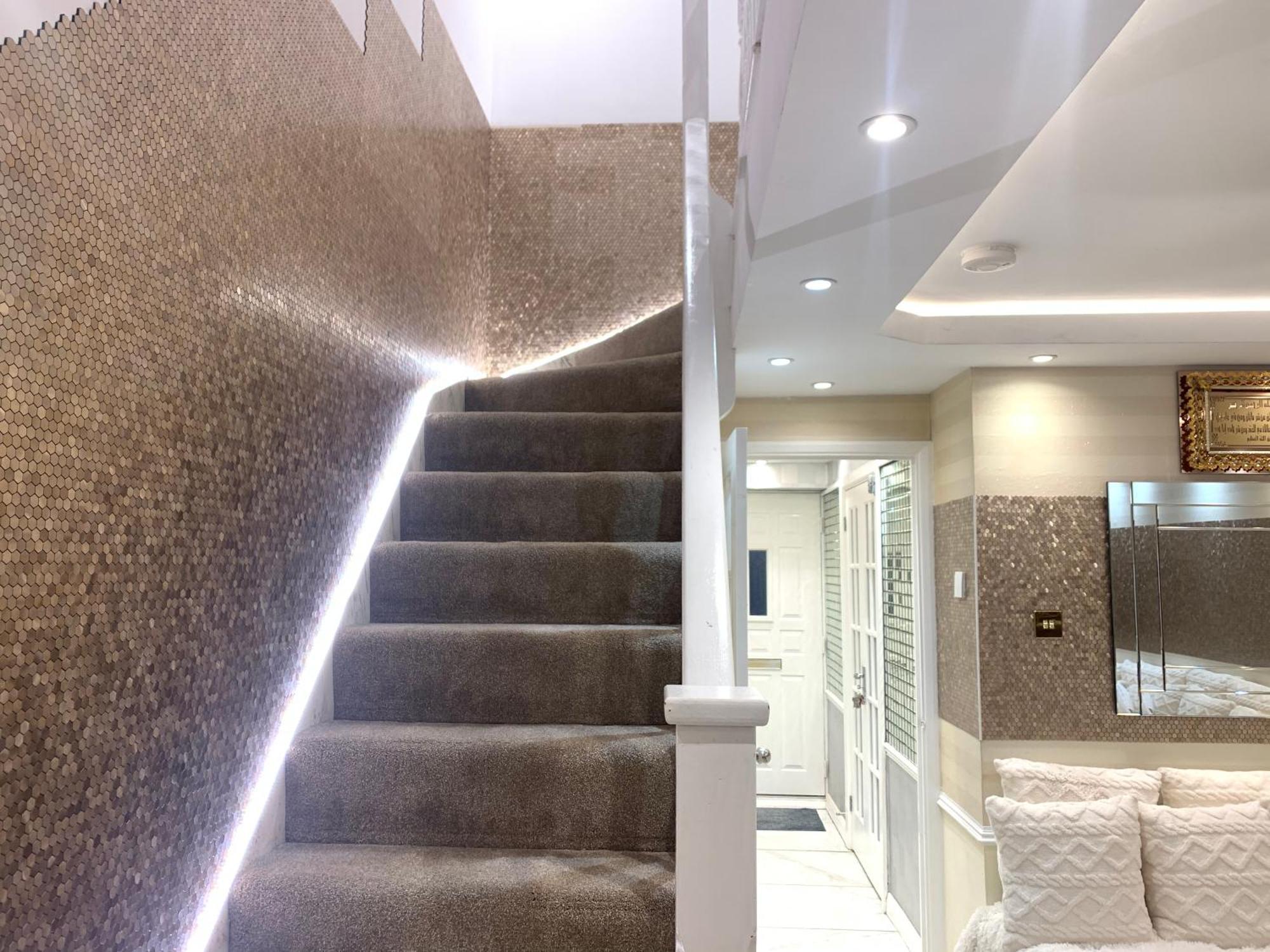 Canal View Suites: Spacious Comfort with Free Parking Southall Exterior photo